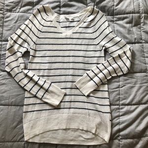 Gap V-Neck sweater